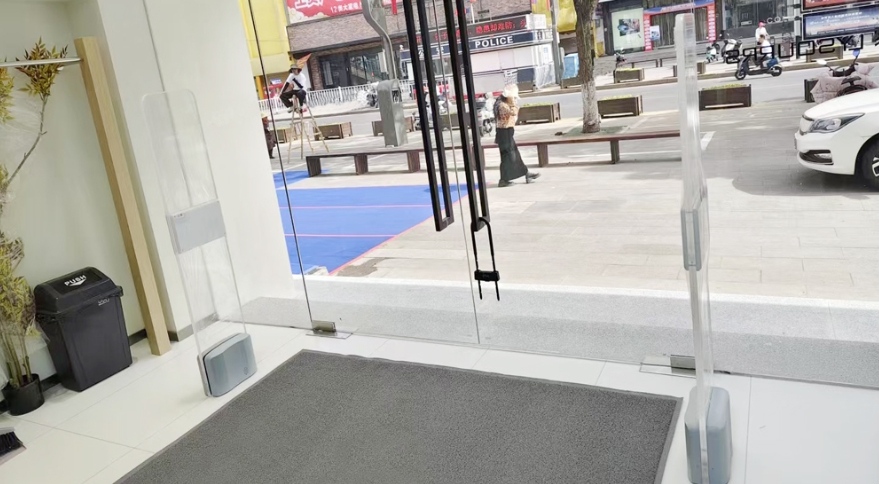 AM&RFID ডুয়াল ফ্রিকোয়েন্সি: পোশাক খুচরা শিল্পের জন্য বুদ্ধিমান নিরাপত্তা।